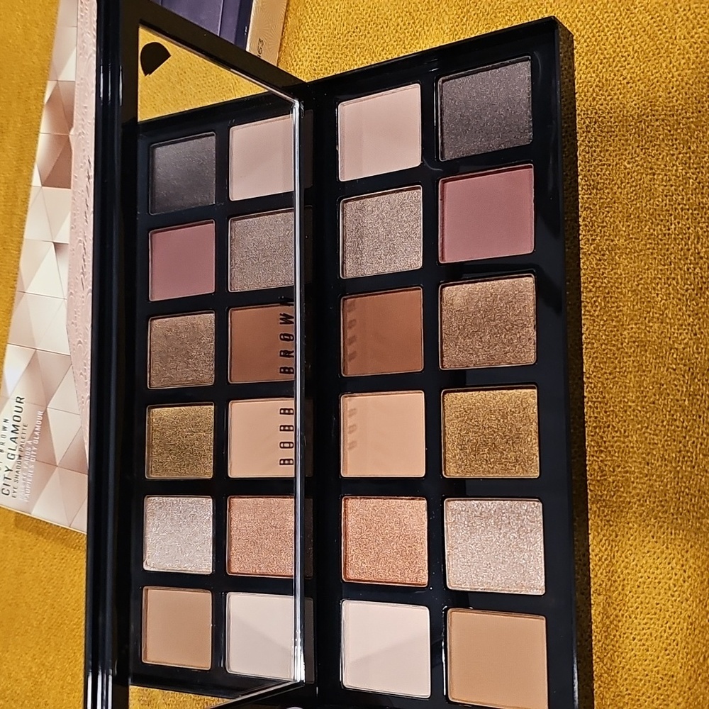 Bobbi Brown City Glamour Limited Edition Eyeshadow Palette NIB - Picture 8 of 8